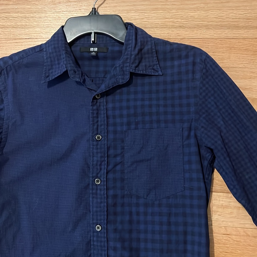 Uniqlo Men’s Shirt - Navy checkers/ plaid